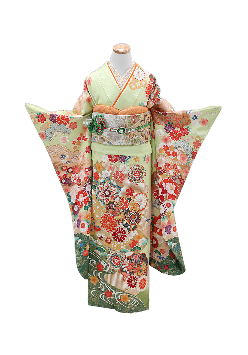 花くす玉と四季の草花の振袖 | F-014