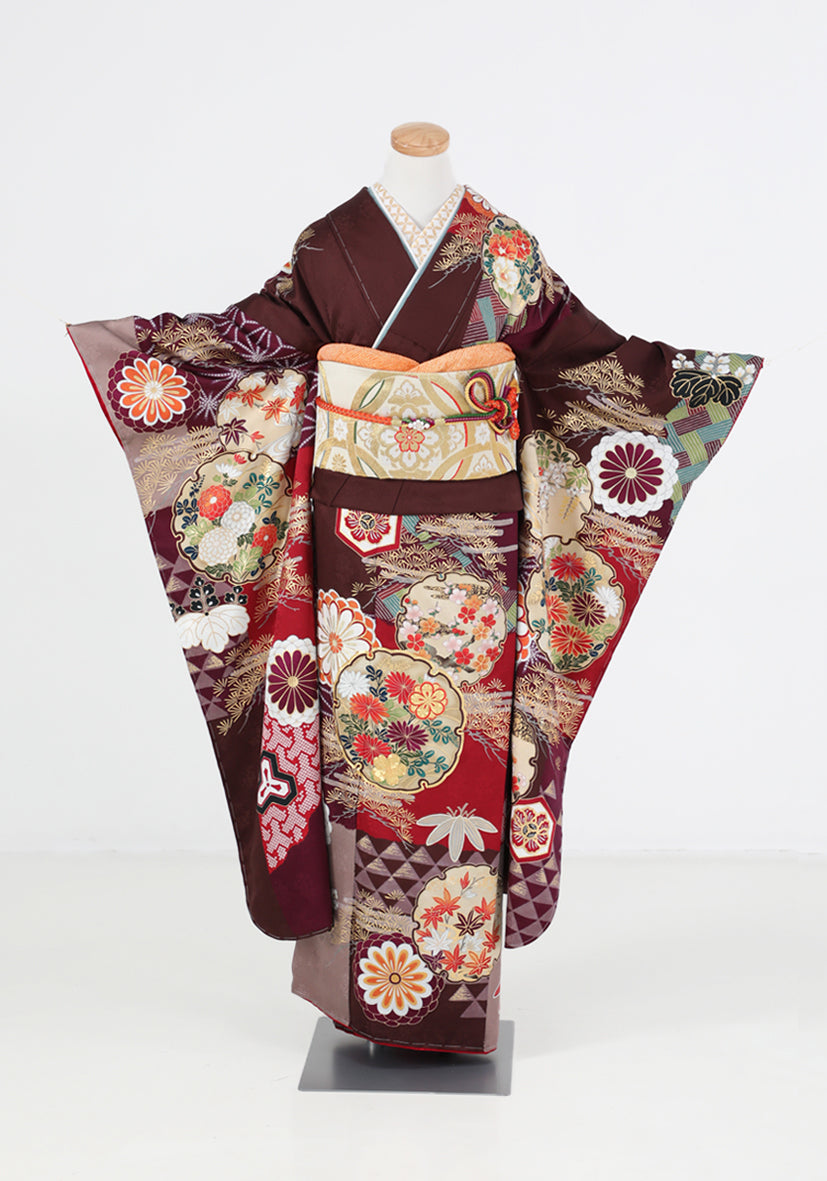 赤茶色の下地に牡丹、菊の花模様の振袖 | F-019
