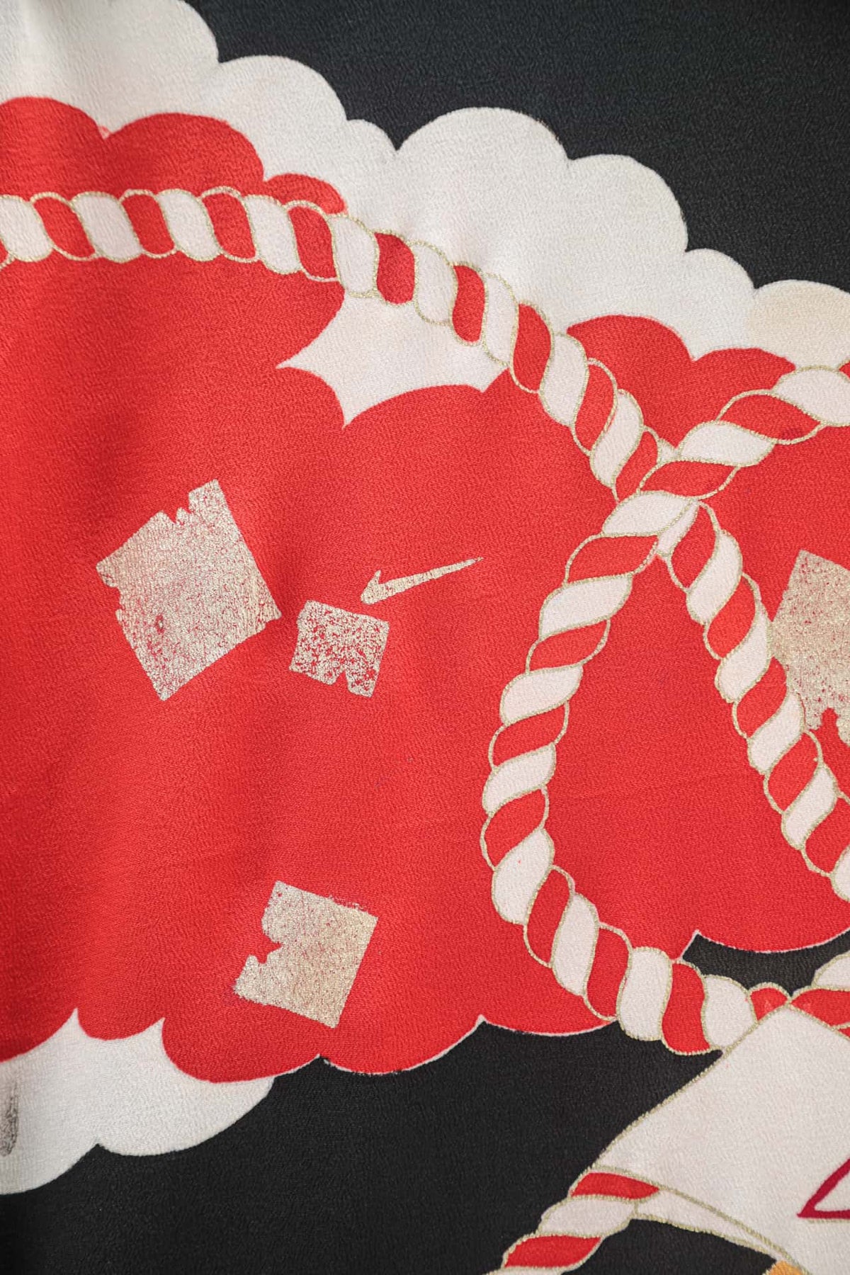 雲取に幔幕と薬玉の黒振袖 | F-001